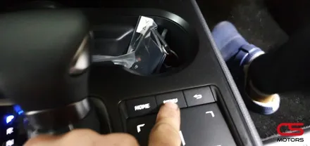 렉서스 UX250h 2WD 아틀란 내비게이션 장착! 양방향 미러링은 덤으로~이제 내비게이션으로 편하게 길안내 받아보세요~ / 경기 구리