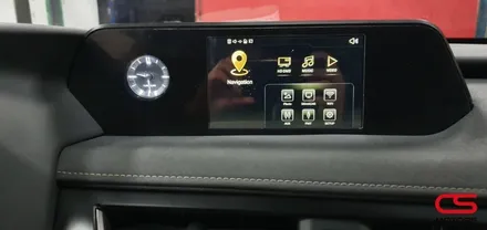 렉서스 UX250h 2WD 아틀란 내비게이션 장착! 양방향 미러링은 덤으로~이제 내비게이션으로 편하게 길안내 받아보세요~ / 경기 구리