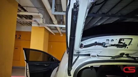 렉서스 NX300h 멋과 편의를 한번에! NX300h 순정형 전동트렁크 설치 및 전면 그릴튜닝 F스포츠 그릴 시공~ / 경기 구리