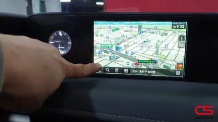 렉서스 UX250h 2WD 아틀란 내비게이션 장착! 양방향 미러링은 덤으로~이제 내비게이션으로 편하게 길안내 받아보세요~ / 경기 구리