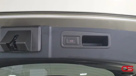 렉서스 NX300h 순정형 전동트렁크 장착! 거기다 풋센서로 편리함을 더했어요~ / 경기 구리