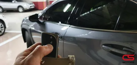 렉서스 UX250h 2WD 순정형 전동트렁크 장착! 사이드미러 락폴딩 시공! / 경기 구리