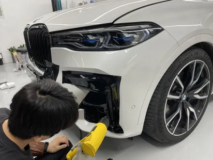 수원랩핑 BMW X7 블랙팩 전체크롬죽이기시공 / 화성,수원,오산