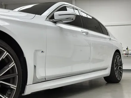 BMW 7시리즈 크리스탈 화이트 전체랩핑 / 화성시 향남읍 상신리