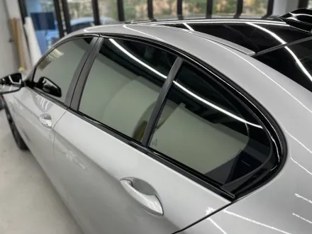 안성랩핑 BMW F10 5시리즈 크롬 죽이기+루프스킨+사이드미러 부분랩핑 시공 / 화성,수원,오산