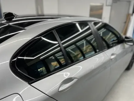 안성랩핑 BMW F10 5시리즈 크롬 죽이기+루프스킨+사이드미러 부분랩핑 시공 / 화성,수원,오산