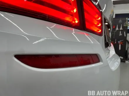 BMW F10 5시리즈 비닐 프로그 크리스탈 화이트 전체랩핑+크롬죽이기 시공 / BMW / 5시리즈 (F10) / 화성,수원,오산