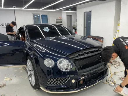 오산랩핑 벤틀리 컨티넨탈GT 랩핑제거 및 유광 화이트 전체랩핑 시공 / 화성,수원,오산
