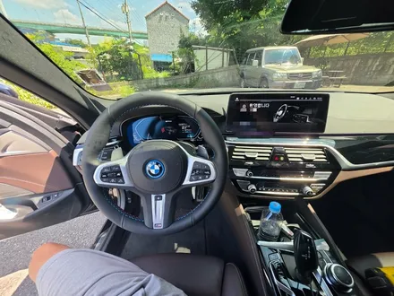 BMW G30 핸들 가죽교체ㅣM 삼색 스티치로 완성 [용인핸들샵] / 용인 기흥구
