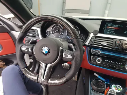 BMW M4 리얼카본디컷핸들작업/핸들튜닝/핸들샵 / 용인 기흥구