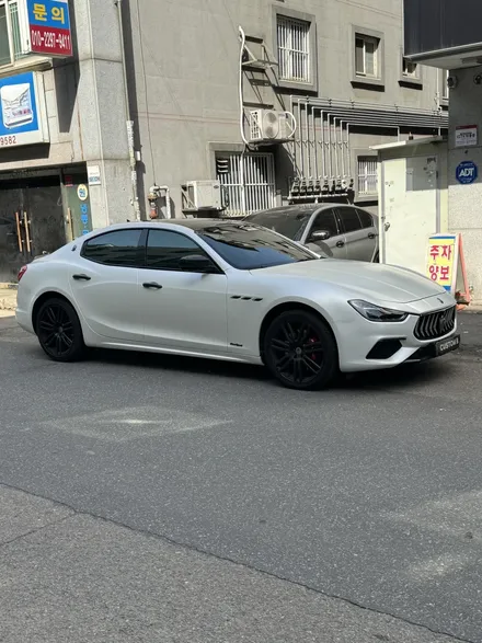 MC필름 수원랩핑 마세라티 기블리랩핑 사틴화이트 전체랩핑 / 수원,광교,동탄