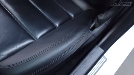 버킷시트 헤지고 갈라진 사이드볼스터 가죽복원 [벤츠 C63 AMG W204 실내복원 _커스텀매드]  #가죽시트 #시트복원 #핸들복원 / 부산 기장경기 광주시 문형동