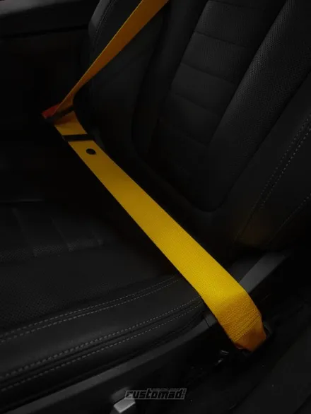 전기차도 튜닝할 수 있다  [BMW 전기차 i4 컬러 안전벨트 교체 시공 _부산 커스텀매드]