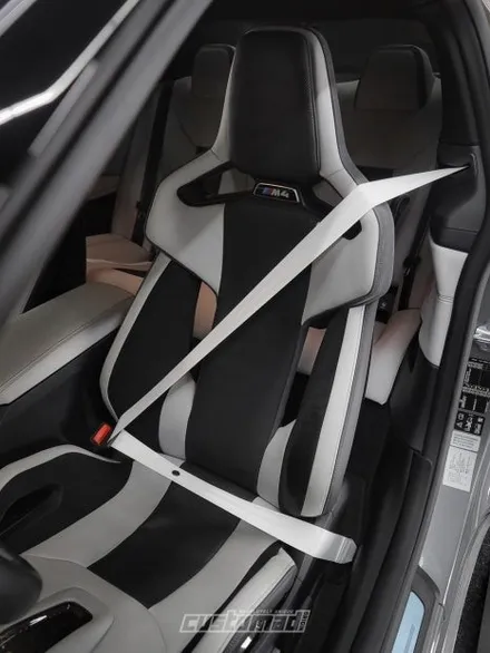 BMW M4에 치트키쓰기 [BMW M4 컴페티션 컬러안전벨트 시공 _커스텀매드] / 부산 기장경기 광주시 문형동