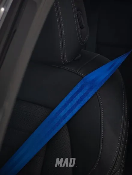 이제 BMW는 이걸로 통한다 [BMW i4 코발트 블루 컬러 안전벨트 교체 _ 커스텀매드 서울.경기 수도권] / 부산 기장경기 광주시 문형동