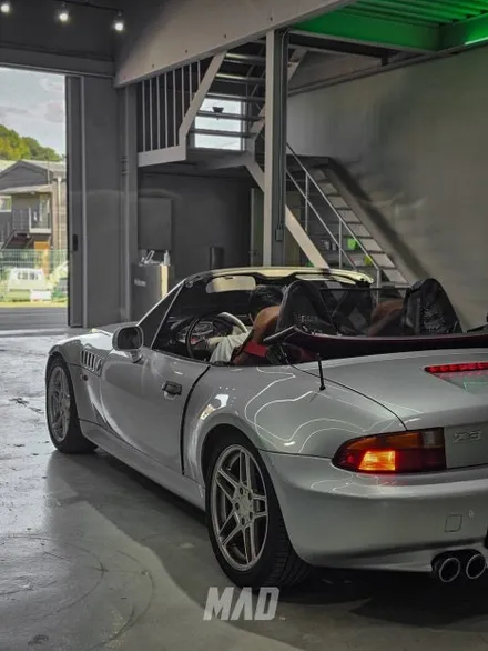 영타이머 Z3의 화려한 변신 [BMW Z3 로드스터 컬러안전벨트 시공 _ 서울.경기 수도권 커스텀매드] / 부산 기장경기 광주시 문형동