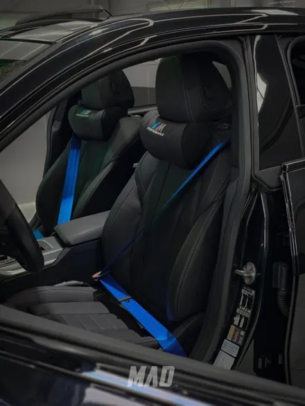 BMW에 가장 잘어울리는 안전벨트 컬러? [BMW i4 컬러 안전벨트 교체 _ 커스텀매드] / 부산 기장경기 광주시 문형동