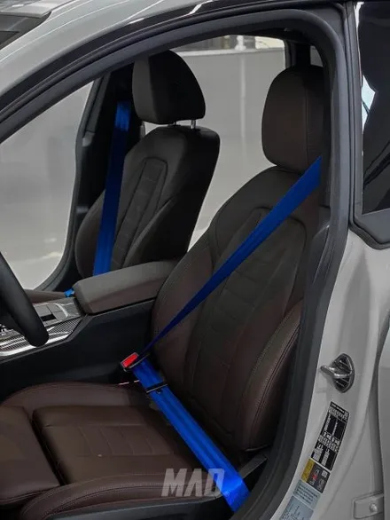 [수원.용인 | 자동차 실내 커스텀 전문점] BMW i4 코발트 블루 컬러 안전벨트 교체 튜닝! 가격, BMW의 B는 Blue의 약자였나? / 부산 기장경기 광주시 문형동