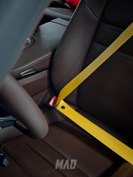 [서울.용인 | 자동차 실내 커스텀 전문점] 포르쉐 파나메라 레이싱옐로우 컬러 안전벨트 교체 튜닝 + 핸들 에어백 커버 가죽 복원 시공 / 부산 기장경기 광주시 문형동