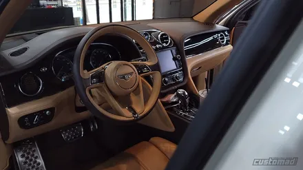 벤틀리 벤테이가 핸들가죽에 생긴 스크래치 [Bentley Bentayga 핸들복원 _커스텀매드] #가죽복원 #시트복원 #실내복원 #핸들까짐 / 부산 기장경기 광주시 문형동