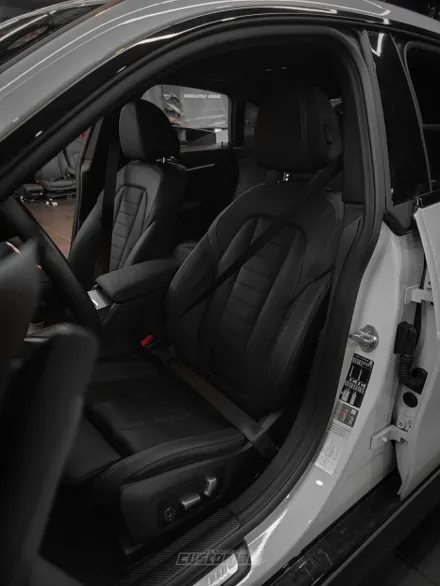 전기차도 튜닝할 수 있다  [BMW 전기차 i4 컬러 안전벨트 교체 시공 _부산 커스텀매드]