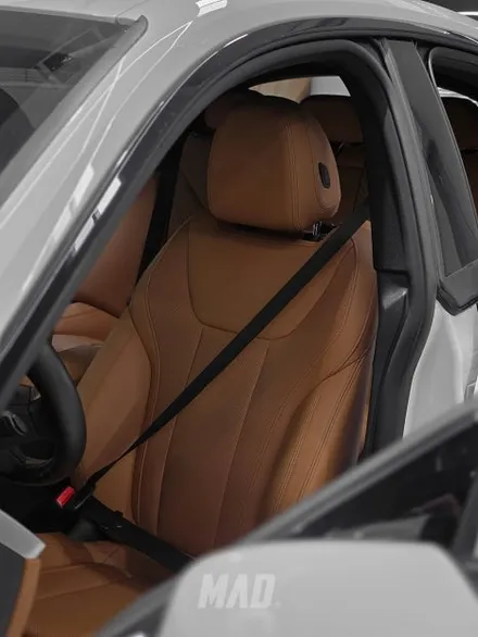 BMW I4 컬러 안전벨트 튜닝 브라운 시트엔 코발트 블루지 / 부산 기장경기 광주시 문형동