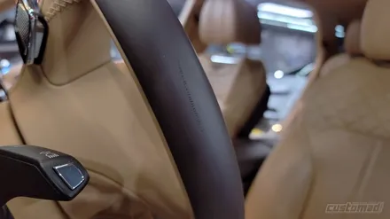 벤틀리 벤테이가 핸들가죽에 생긴 스크래치 [Bentley Bentayga 핸들복원 _커스텀매드] #가죽복원 #시트복원 #실내복원 #핸들까짐 / 부산 기장경기 광주시 문형동