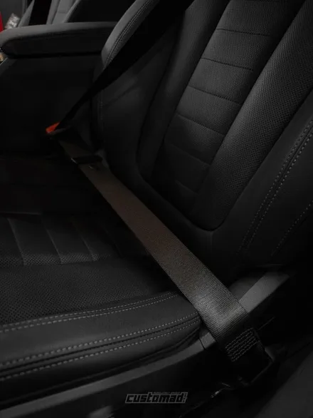 전기차도 튜닝할 수 있다  [BMW 전기차 i4 컬러 안전벨트 교체 시공 _부산 커스텀매드]