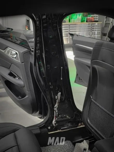 BMW에 가장 잘어울리는 안전벨트 컬러? [BMW i4 컬러 안전벨트 교체 _ 커스텀매드] / 부산 기장경기 광주시 문형동