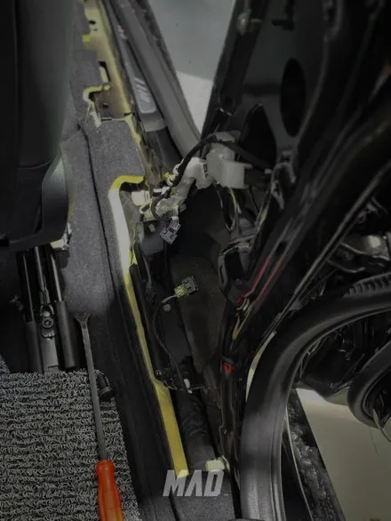 BMW에 가장 잘어울리는 안전벨트 컬러? [BMW i4 컬러 안전벨트 교체 _ 커스텀매드] / 부산 기장경기 광주시 문형동