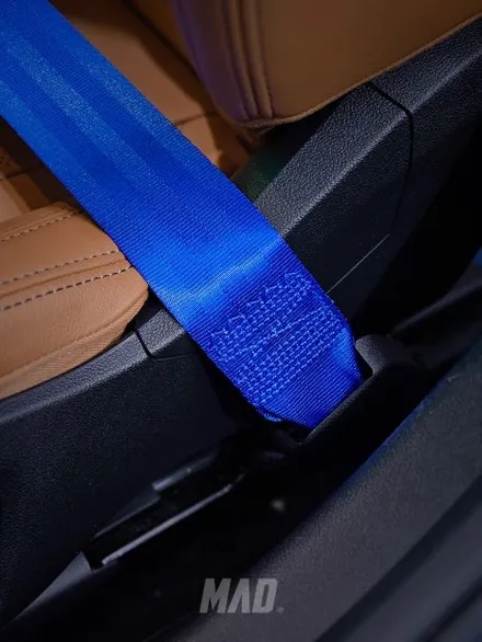 BMW G20 320i 브라운 시트 블루 컬러 안전벨트 교체 [서울.경기 | 자동차 실내 튜닝 전문점] / 부산 기장경기 광주시 문형동