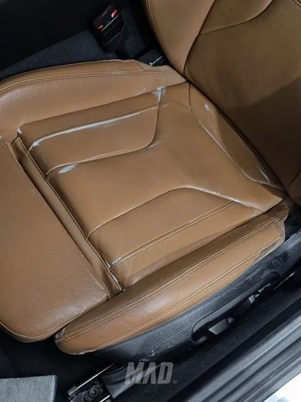 [서울.경기 | 자동차 실내 튜닝 전문점] BMW G29 Z4 핸들 꼬냑 컬러 커스텀 도색 교체 염색! 뚜따 할 맛 나는 튜닝을 찾는다면? / 부산 기장경기 광주시 문형동