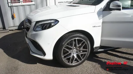 벤츠 AMG 라면 스포티한 블랙 휠과 레드 캘리퍼 조합을! 벤츠 GLE 63 AMG 블랙유광 휠도색, 레드 캘리퍼도색 작업기. / 용인 처인구