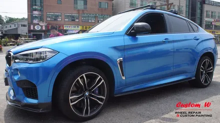 커스텀W를 찾아온 헤비급이지만 M! BMW X6M 차량의 블랙유광 휠도색. / 용인 처인구