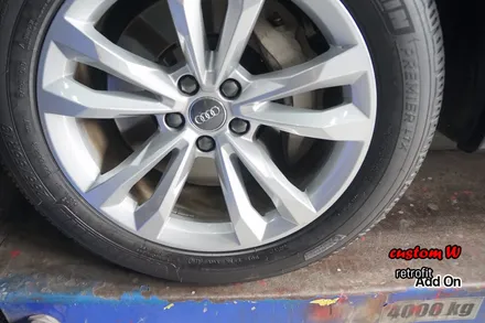 아우디 Q7 휠 상처수리 후 블랙유광 휠도색, 레드 캘리퍼도색(BREMBO로고) / 용인 처인구