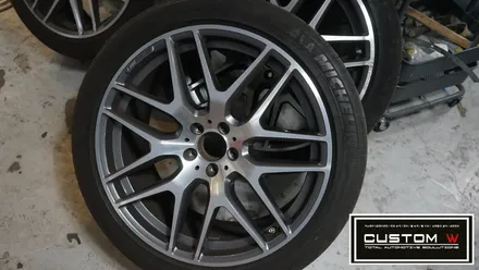벤츠 GLE 63 AMG 맷블랙,실버 투톤 휠도색. / 용인 처인구