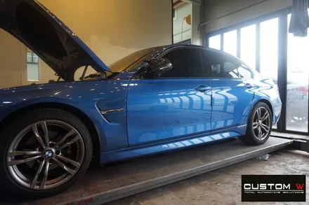 BMW 320D 441M 휠 상처 수리 후 블랙유광 휠도색, M퍼포먼스  블루 캘리퍼 도색. 커스텀W / 용인 처인구