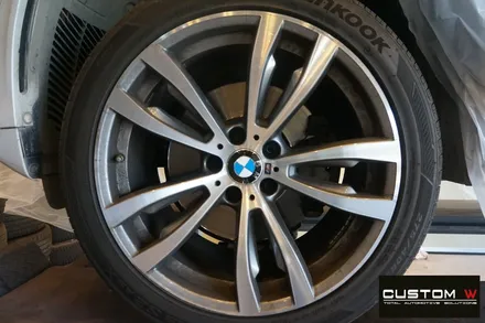 BMW X5 40D 부식 녹 제거 후, 캘리퍼 도색 / 휠상처 수리 후,  블랙유광 휠도색. / 용인 처인구