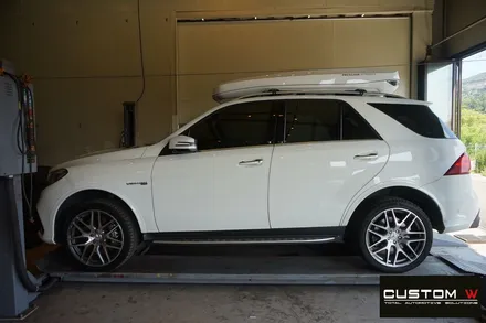 벤츠 GLE63AMG 잘 못된 휠수리 도색 이력이 있는 휠 박리 후 투톤 휠도색  재작업 ,  애시드 그린 (형광) 캘리퍼도색. / 용인 처인구