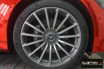 매일 같이 입고 되는  벤츠 GT43 AMG 4 도어 골드 캘리퍼 도색, 하이그로시 블랙 검정 유광 휠도색. / 용인 처인구