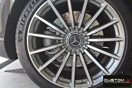 벤츠 GT43 AMG 블랙유광 휠 도색 + 카본 세라믹 골드 캘리퍼 도색 (블랙 차량) / 용인 처인구