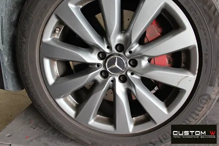 벤츠 GLC350e 휠 상처 수리 후 블랙유광 휠도색 + 카본 세라믹 골드 캘리퍼 도색 / 용인 처인구