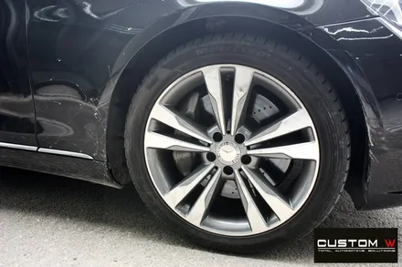 벤츠 S500 심각한 부식 / 녹 , 고착된 분진 지저분한 캘리퍼를 깔끔하고 고급지게 블랙 캘리퍼 도색 & 다이아몬드 컷팅 휠 상처 수리 후 블랙 폴리시 휠로 변신! / 용인 처인구