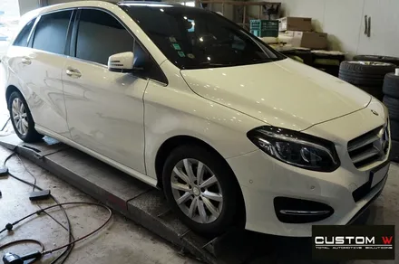 벤츠 B200d 밋밋한 실버 휠을 다이아몬드 컷팅 가공을 통해 블랙 폴리시 휠로 멋지게 변신! / 용인 처인구