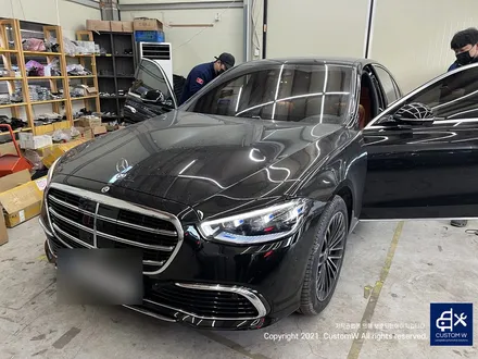 벤츠 W223 S350D  숏바디 액티브앰비언트라이트, 부메스터 전동트위터 장착. / 용인 처인구