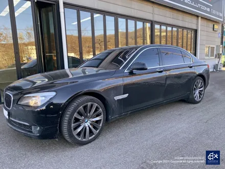 BMW F02 760Li 잘못된 휠도색 약품 박리 제거  및 휠상처 수리 후, 블랙유광 휠도색 + 옐로우 캘리퍼 도색 / 용인 처인구