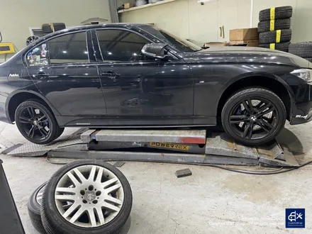 BMW F30 330i 휠수리 후 건메탈 유광 휠도색 / 용인 처인구