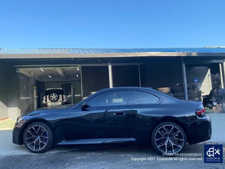 궁극의 드라이빙 머신 BMW M2 2세대 신형 930M 블랙 유광 휠도색 그리고 레드 캘리퍼 도색  (feat. 짝당 5만원 업체의 실체를 파악하고 커스텀 W에 방문하신 사연) / 용인 처인구