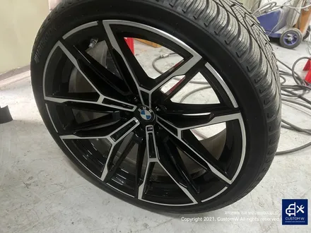 자주 입고되는 포켓 머신_! 2세대 신형  BMW G87 M2 930M 블랙 유광 휠도색 / 하이그로시 블랙 / 용인 처인구