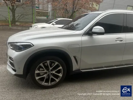 후기글 작성해 주신 고객님의 차량_! BMW G05 X5 45e 휠 상처 수리 후, 블랙 유광 휠도색 그리고 부식 녹 제거 및 방지 블루 캘리퍼 도색 작업까지_! / 용인 처인구